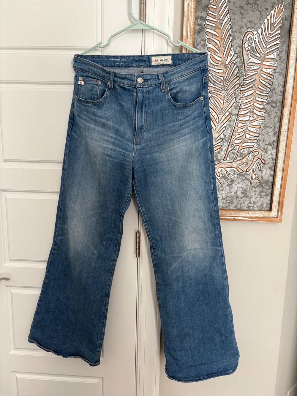 Ag Adriano Goldschmied Saige Wide-Leg Jeans in Medium Blue Wash